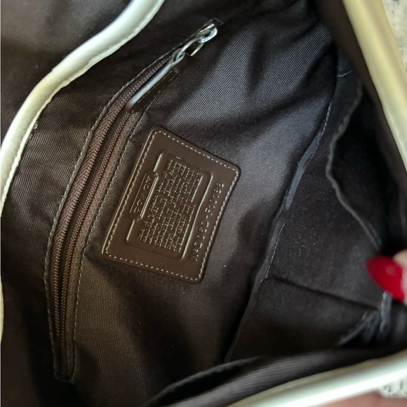 SOLD 🤍🩷 - Picture 7 of 8